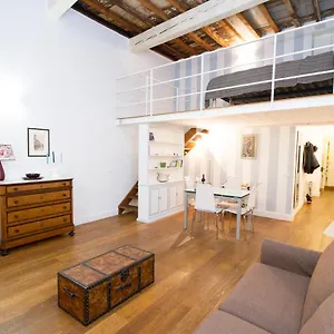 Charming Santa Croce Loft Appartement