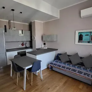 central-and-cosy-apartament.emilia-romagnahotels.net/