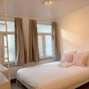  Quarto em Acomodações Particulares Benny's Centre Bélgica